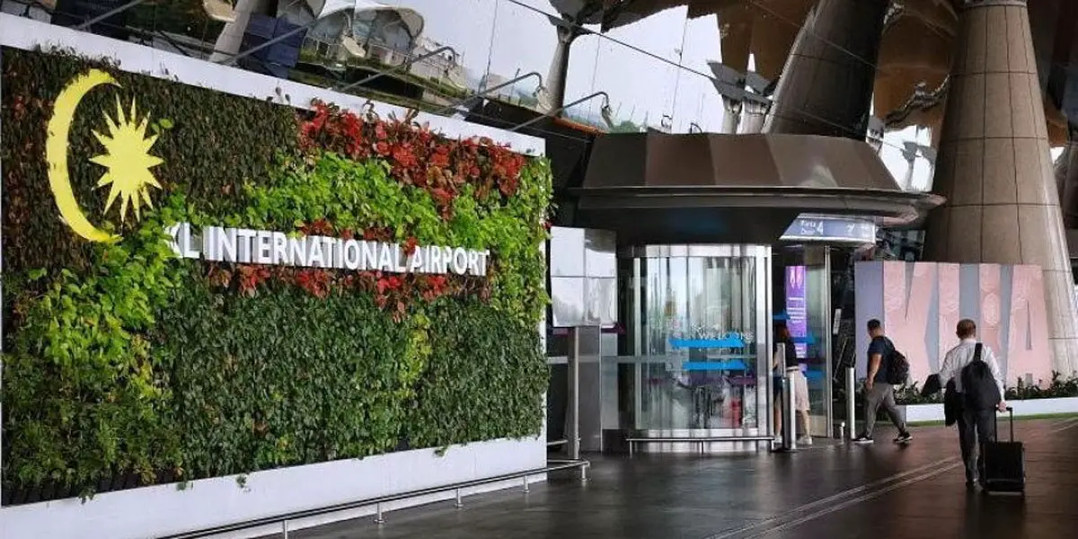 ভুয়া নথিপত্রে মালয়েশিয়ায় প্রবেশের চেষ্টা, বিমানবন্দরে ৫১ বাংলাদেশি আটক