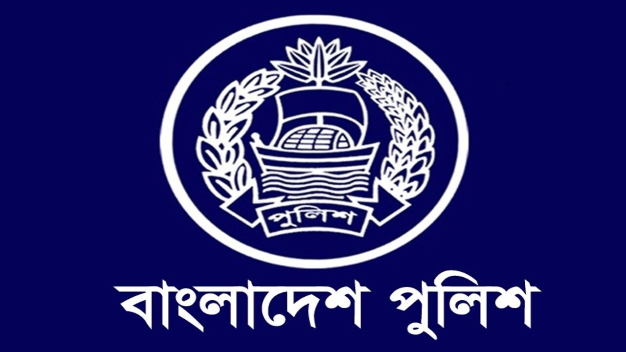 নতুন পোশাকে ‘ইমেজ সংকট’ কাটাতে চায় বাংলাদেশ পুলিশ