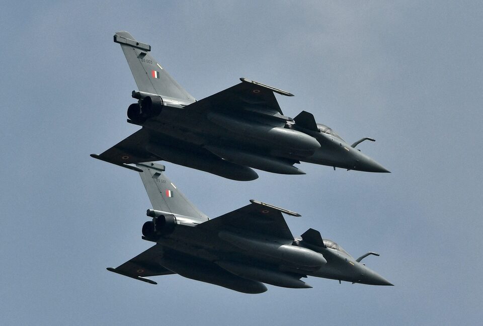 পাকিস্তানের চীনা যুদ্ধ বিমানে রাফায়েল ঘায়েল, পশ্চিমা দুনিয়া অবাক