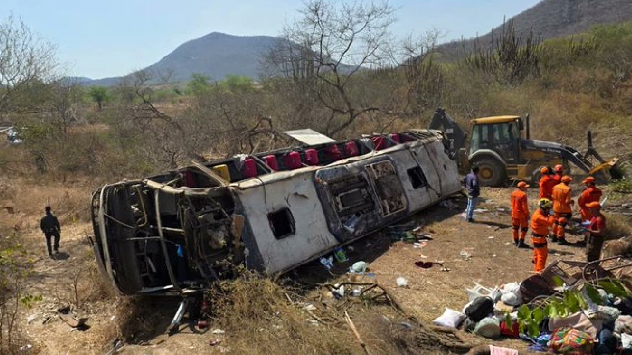 ধর্মীয় উৎসব থেকে ফেরার পথে ব্রাজিলে দুর্ঘটনায় নিহত ১৬