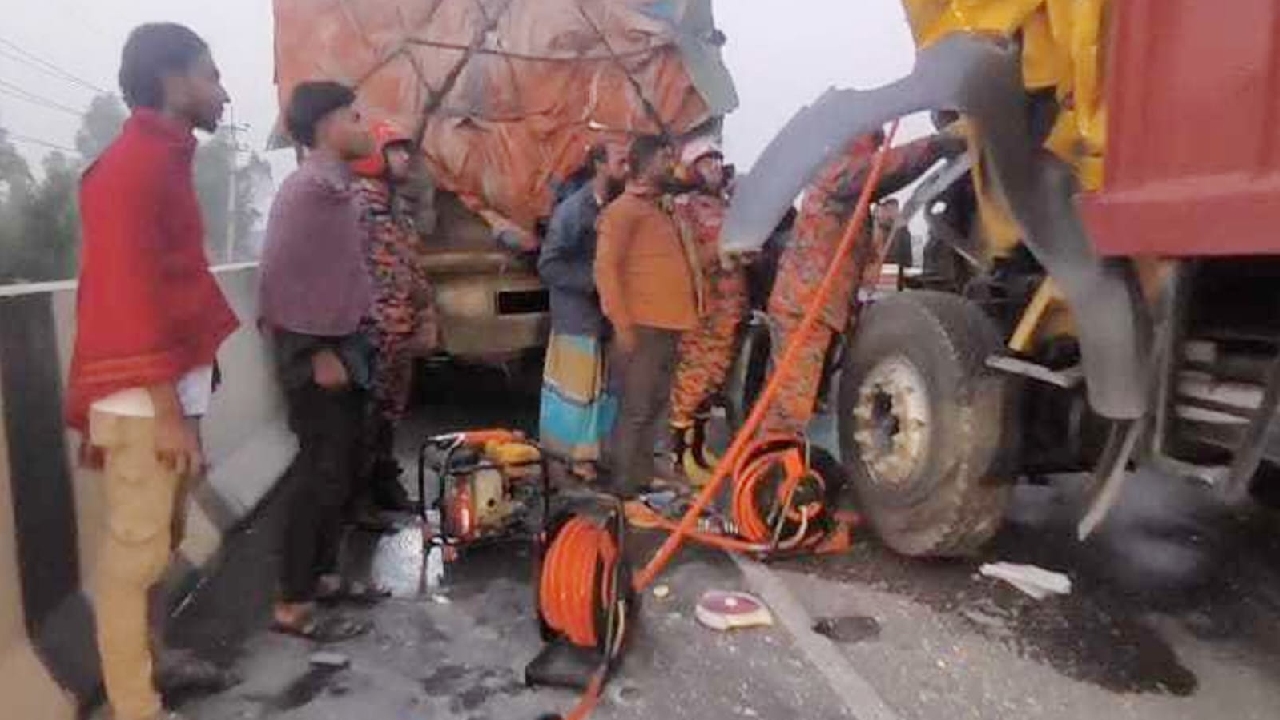 ঢাকা-মাওয়া এক্সপ্রেসওয়েতে ট্রাকের ধাক্কায় নিহত ১