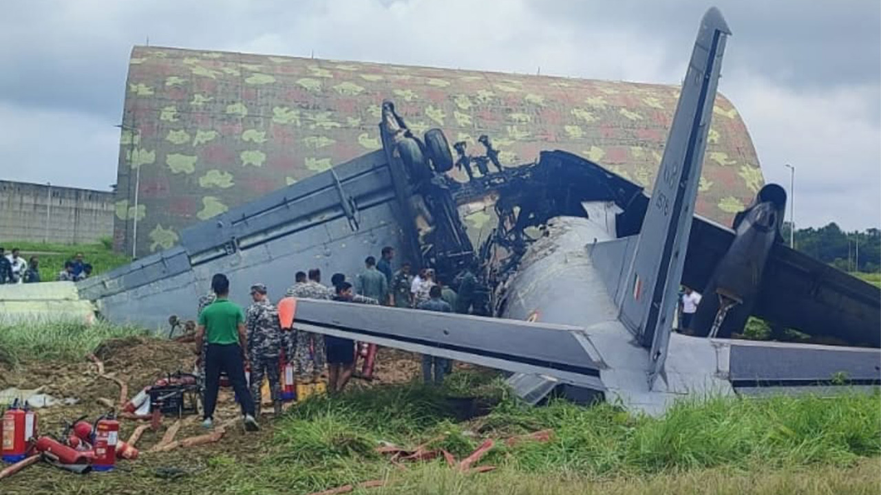 ভারতে ফের উড়োজাহাজ বিধ্বস্ত
