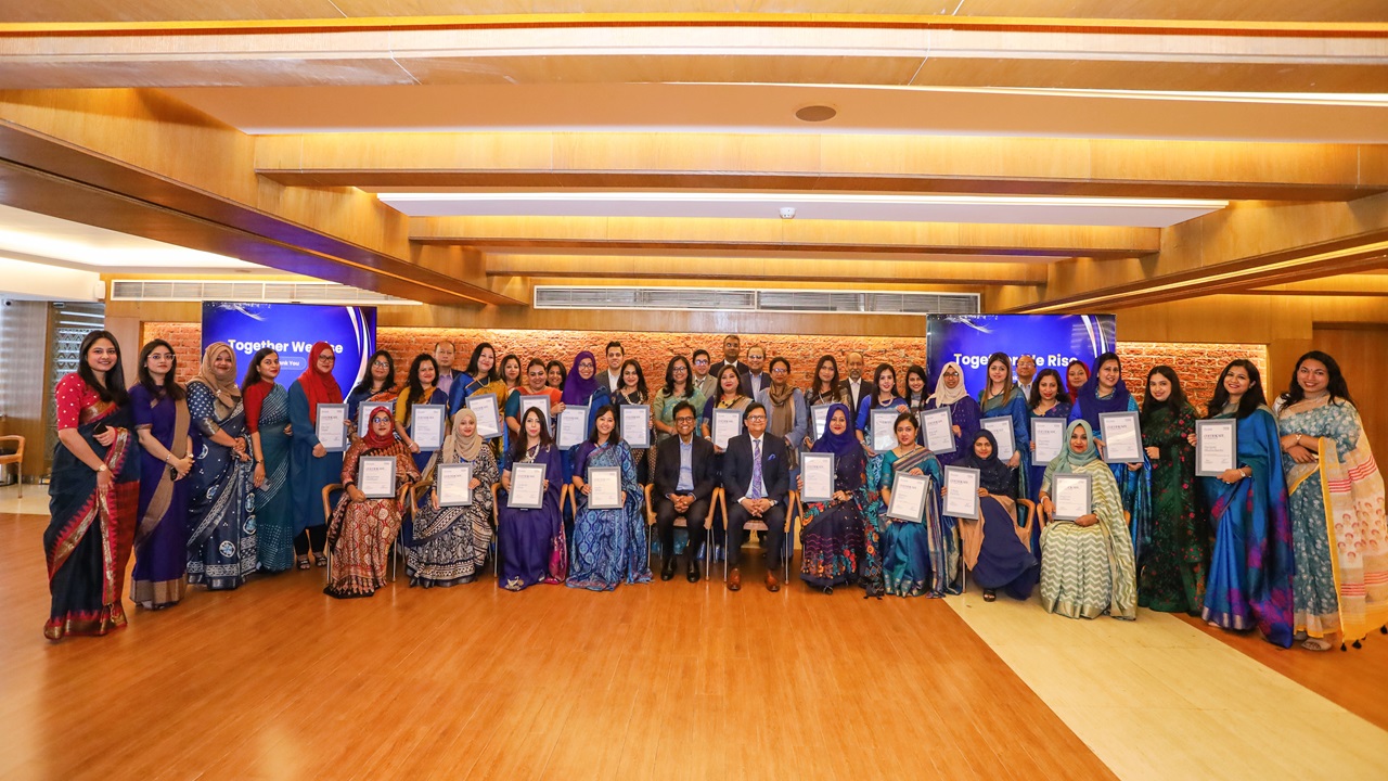 ব্র্যাক ব্যাংকের নারী নেতৃত্ব বিকাশে ‘ইএলইএ’ প্রোগ্রামের প্রথম ব্যাচ সম্পন্ন