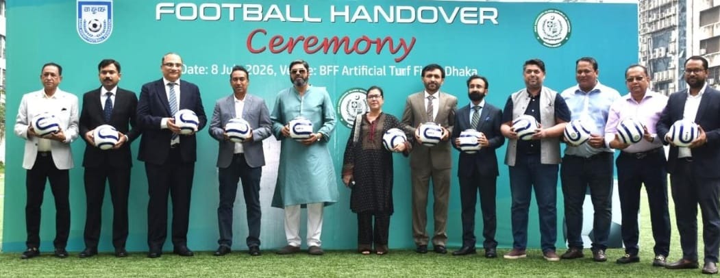 ফুটবল নিয়ে অভিন্ন উচ্ছ্বাস উদ্‌যাপন করল বাংলাদেশ ও পাকিস্তান
