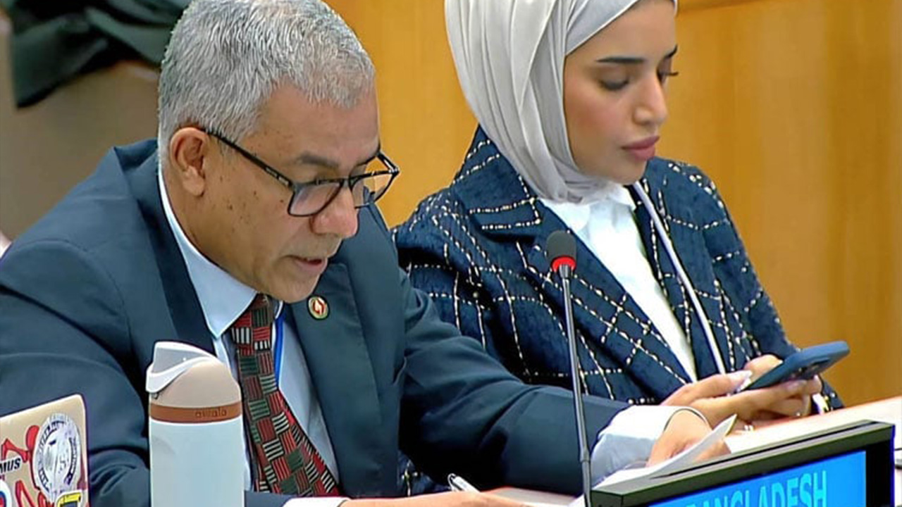 ১৩ লাখ রোহিঙ্গার ‘বোঝা বহন করতে পারছে না’ বাংলাদেশ