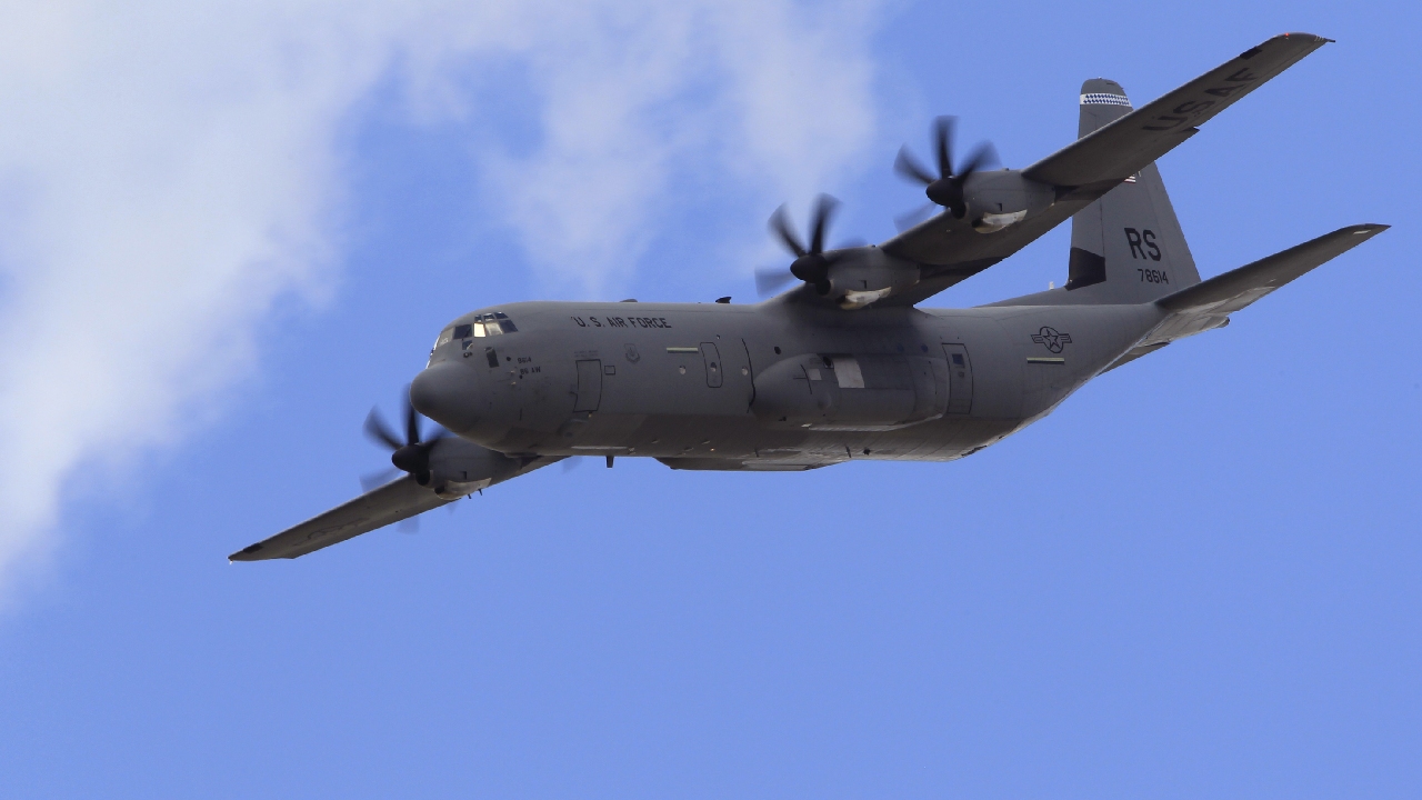 যুক্তরাষ্ট্রের সি-১৩০ বিমান ভূপাতিত করল ইরান