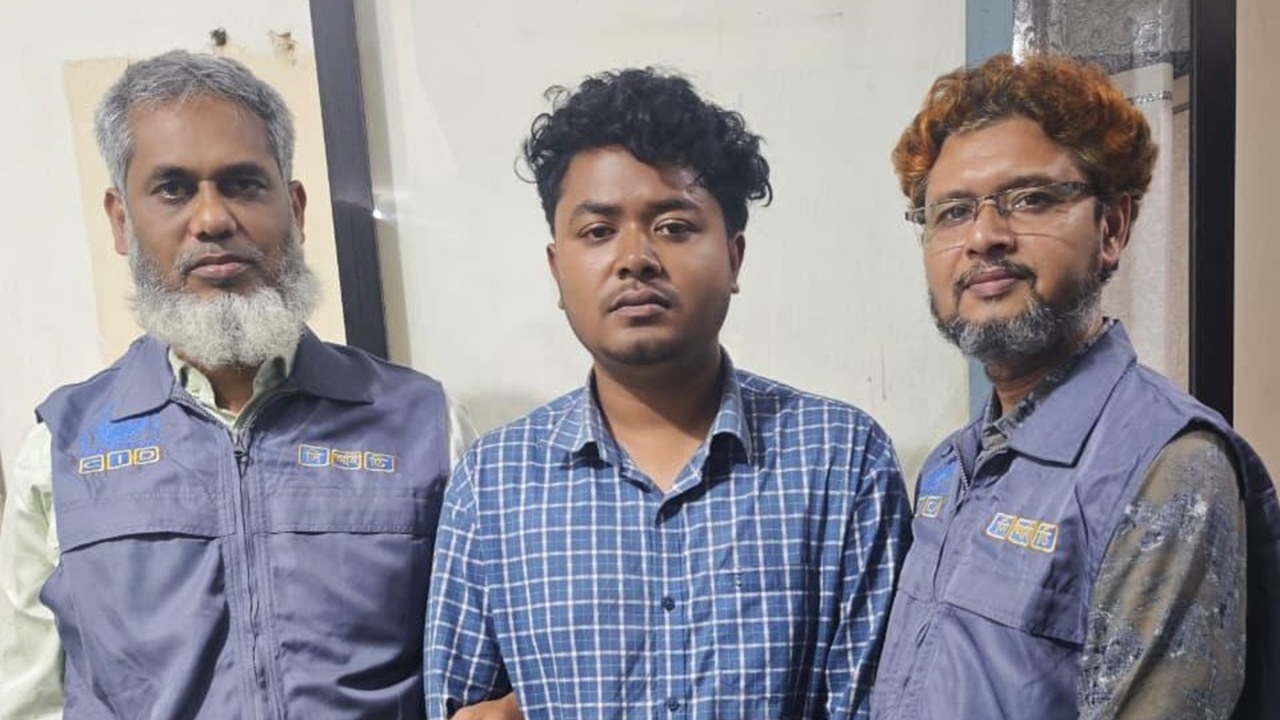 ক্রেডিট-ডেবিট কার্ড প্রতারণা, গ্রেপ্তার ১