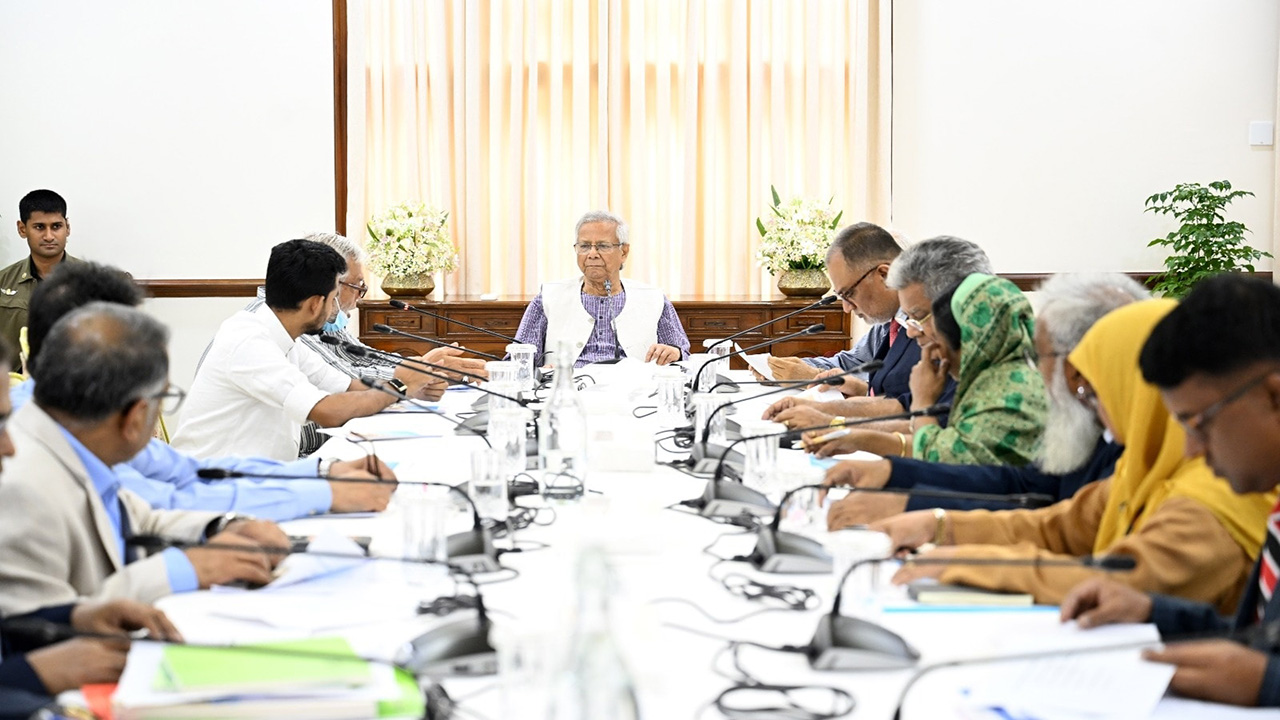 যোগাযোগ ব্যবস্থা খুবই হ য ব র ল অবস্থায়: প্রধান উপদেষ্টা