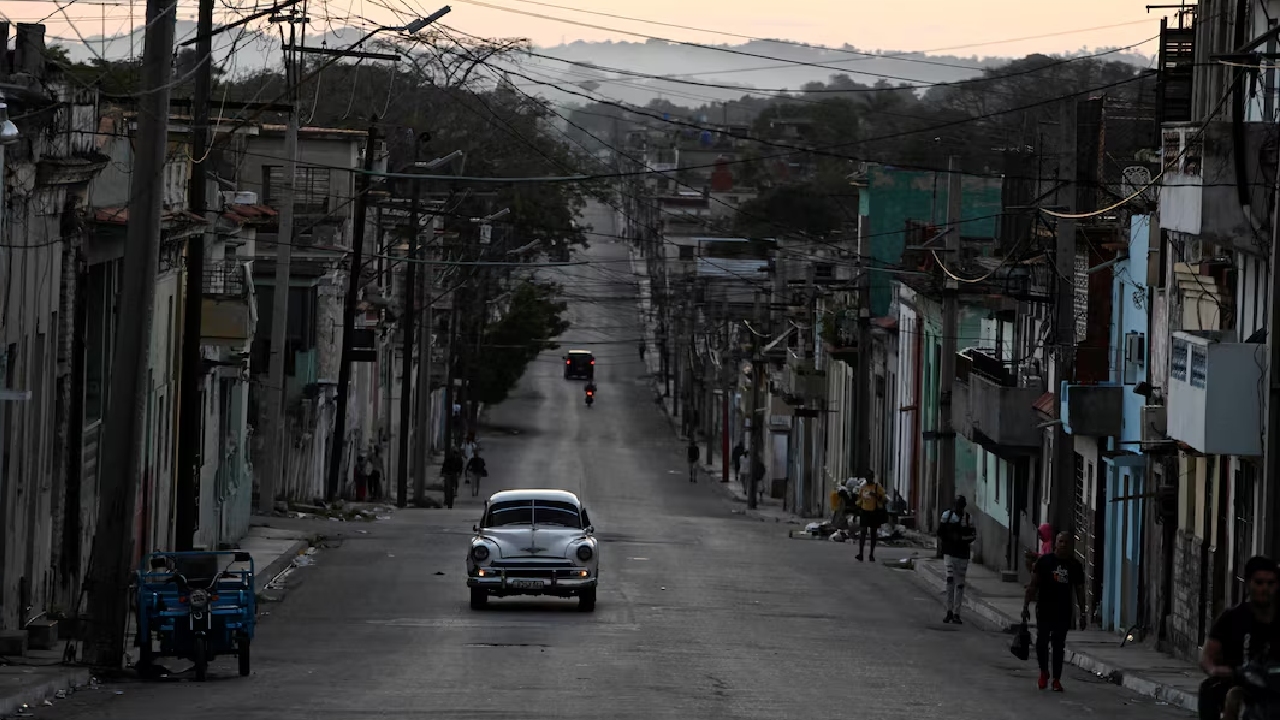 বিদ্যুৎ বিপর্যয় কাটিয়ে সম্ভাব্য আগ্রাসন মোকাবিলায় প্রস্তুতির ঘোষণা কিউবার