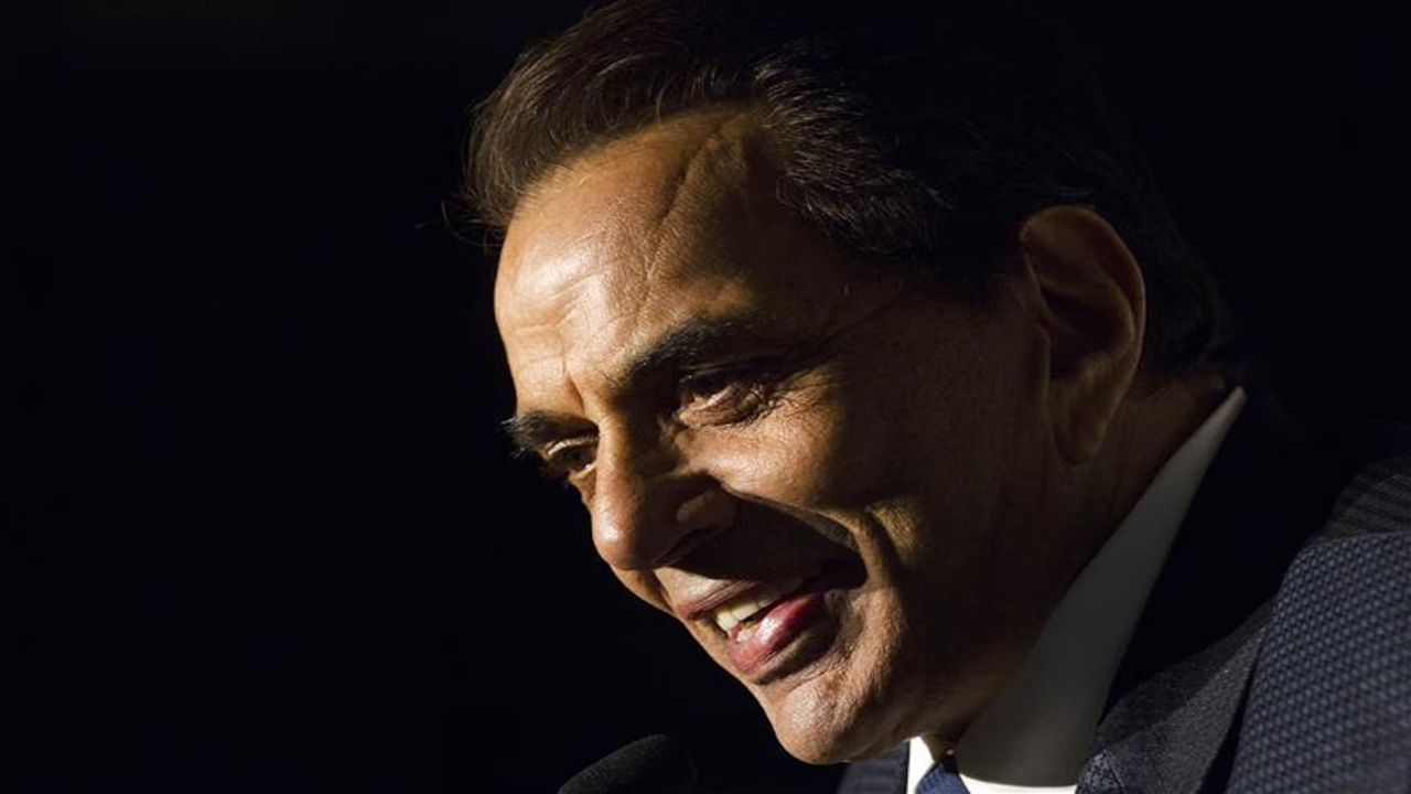 ধর্মেন্দ্র যেভাবে বদলে দিয়েছিলেন বলিউড