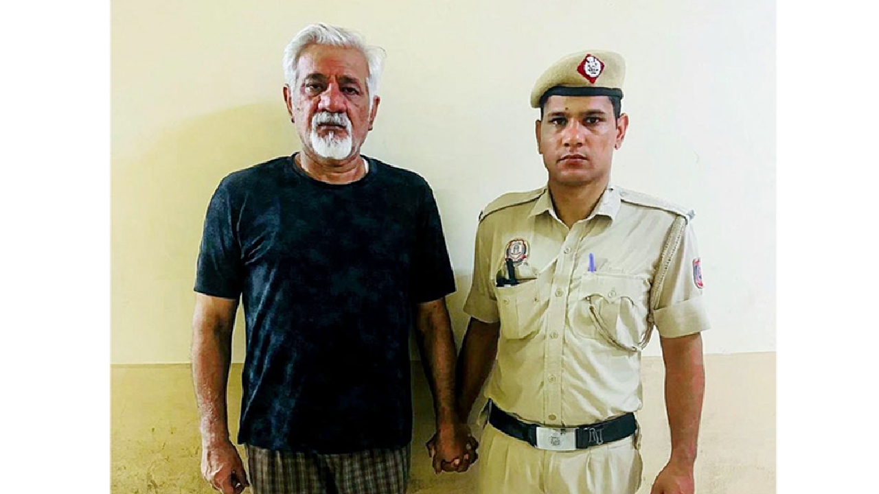 দিল্লির হোটেলে আগুন: ভবনের মালিক গ্রেপ্তার