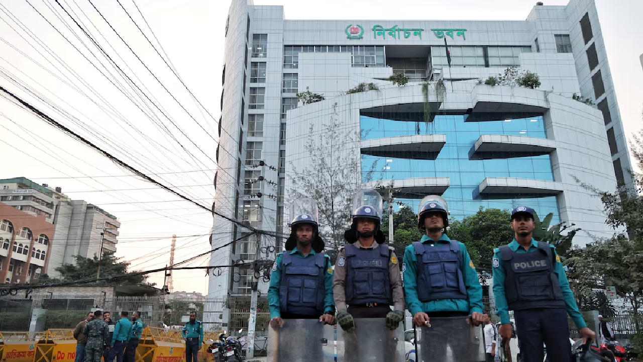 ১২ তারিখের নির্বাচন ‘পথ দেখাবে’ আরও ৩ নির্বাচনকে