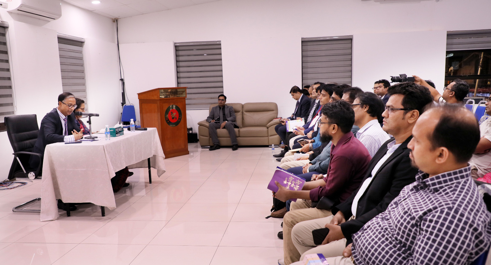 মালয়েশিয়ায় বাংলাদেশ থেকে কর্মী পাঠানোর বিষয়টা এখনো প্রাথমিক পর্যায়ে: হাইকমিশনার