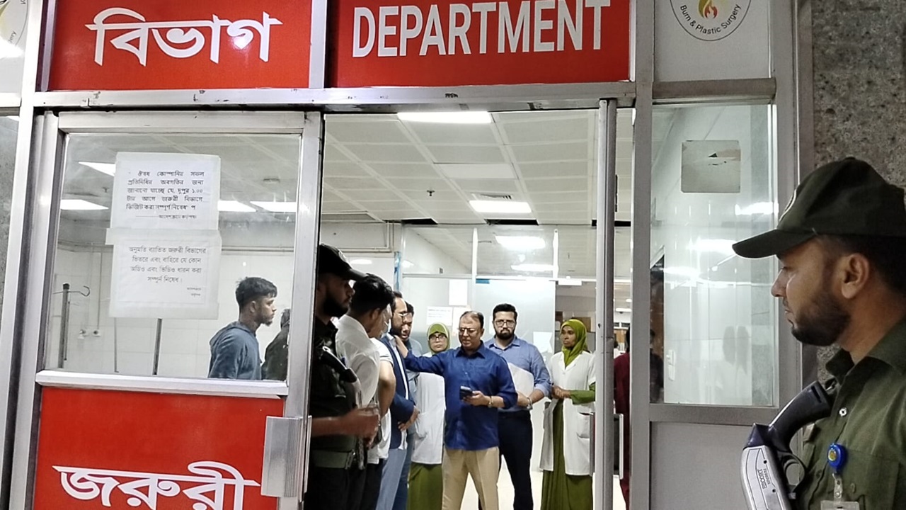 চট্টগ্রামে গ্যাস বিস্ফোরণে দগ্ধ ৯, এক নারীর মৃত্যু