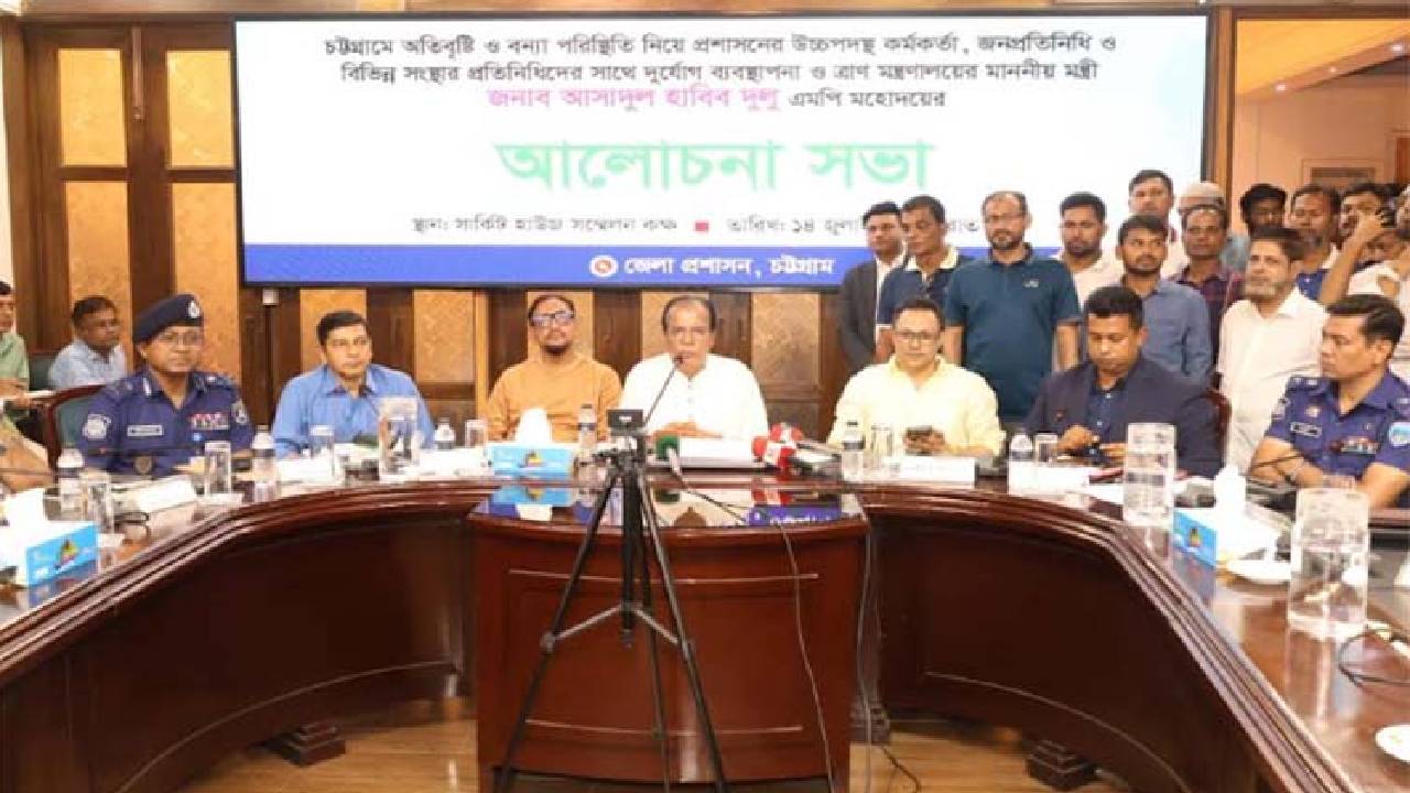 বন্যা পরবর্তী পুনর্বাসনে কাজ করছে সরকার: ত্রাণমন্ত্রী
