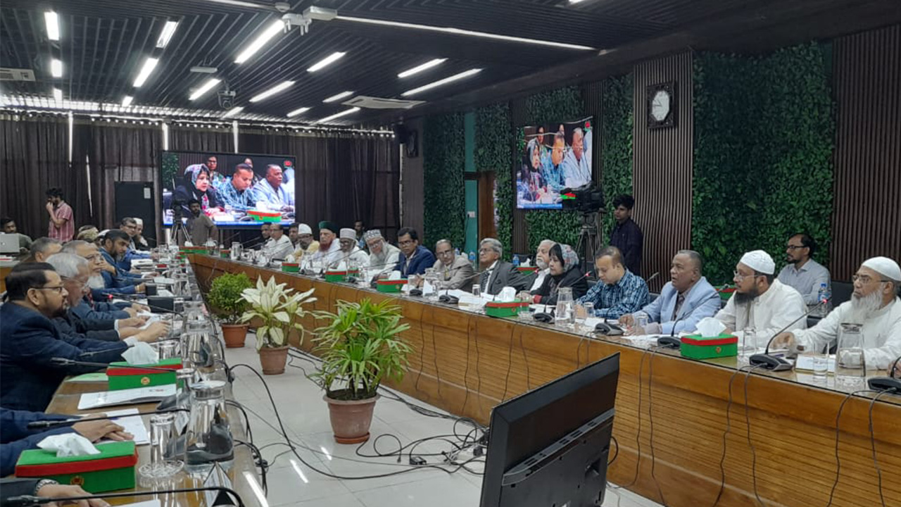 নির্বাচন কমিশনকে নিরপেক্ষ থাকতে হবে : সুব্রত চৌধুরী