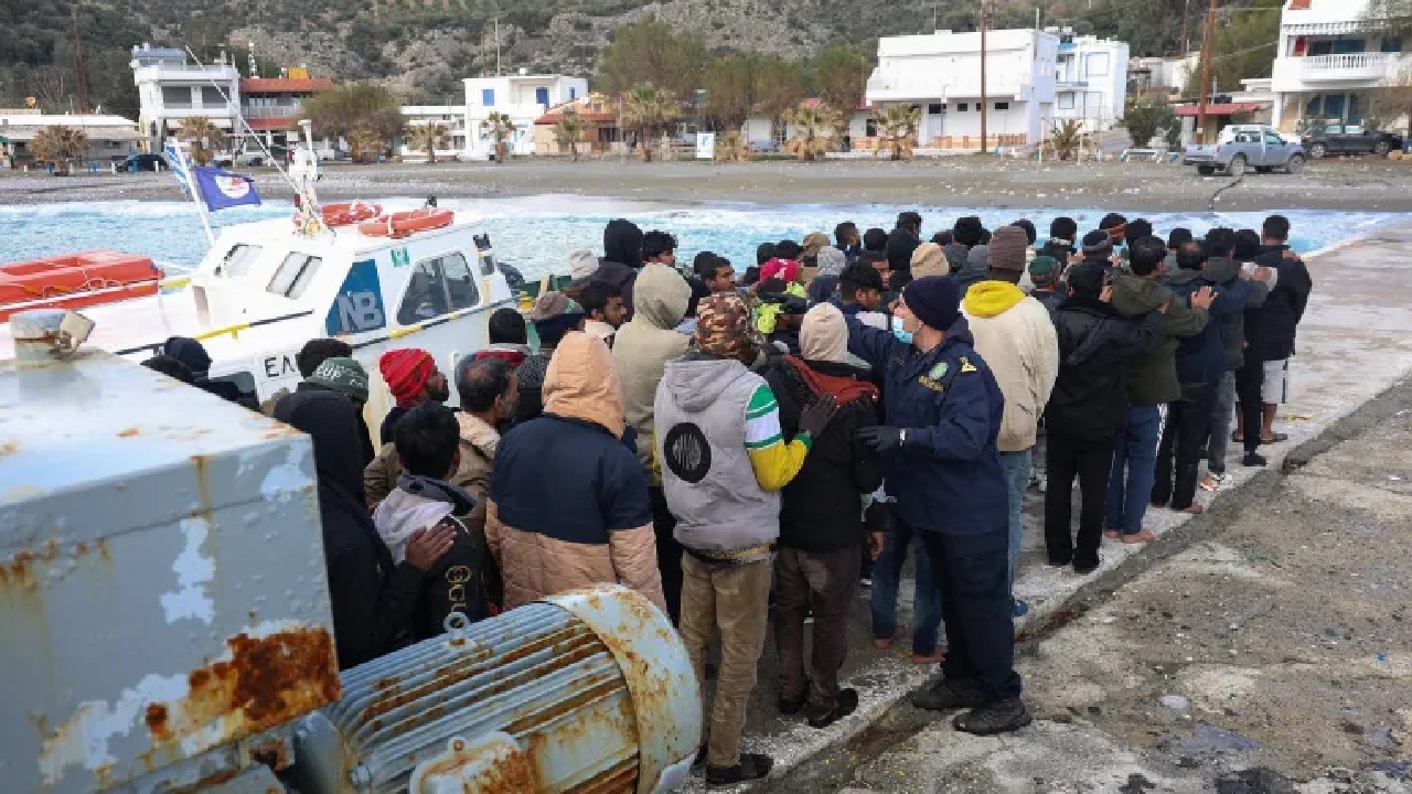 ভূমধ্যসাগরে ৬ দিন ধরে ভাসমান ২১ বাংলাদেশি উদ্ধার