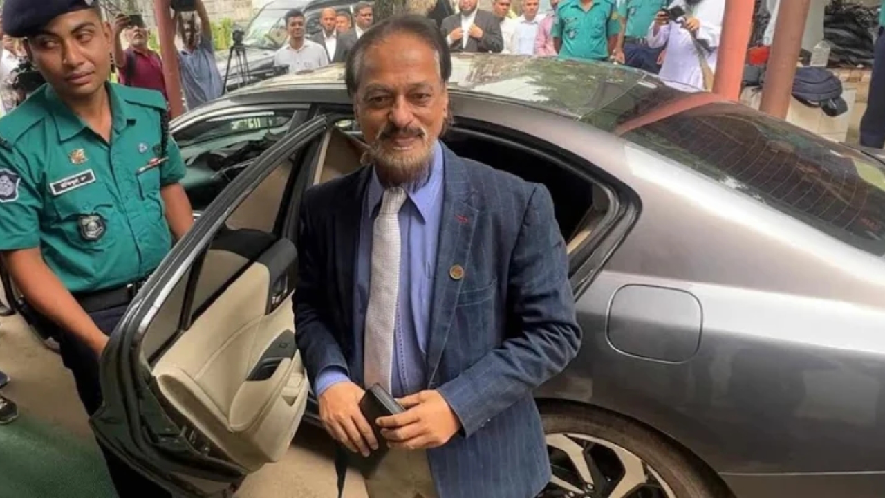 শেখ হাসিনার ফাঁসির রায় দেওয়া বিচারকের ফেসবুক-হোয়াটসঅ্যাপ অ্যাকাউন্ট হ্যাকড