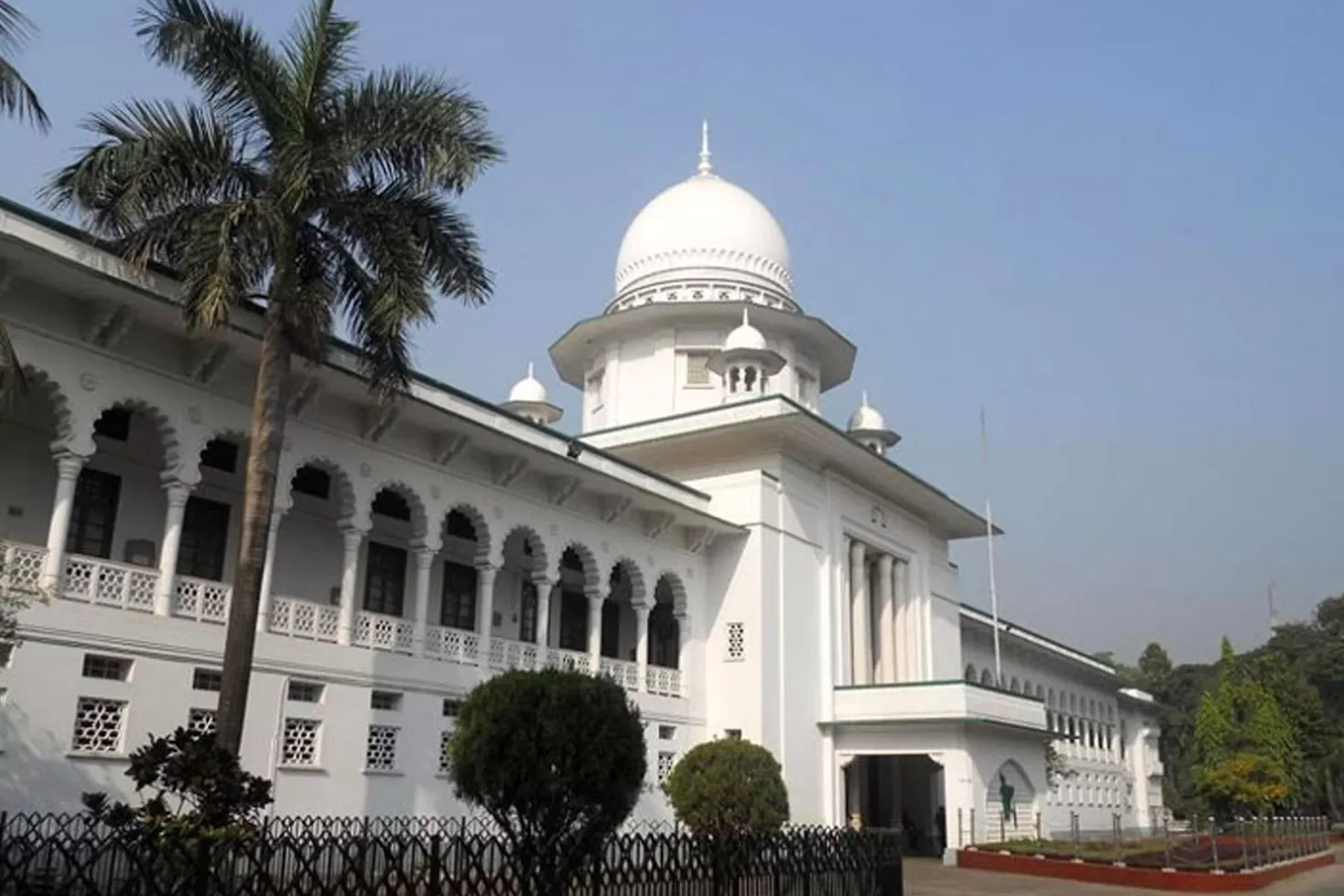 পুরো রমজান মাস স্কুল বন্ধ রাখার নির্দেশ হাইকোর্টের