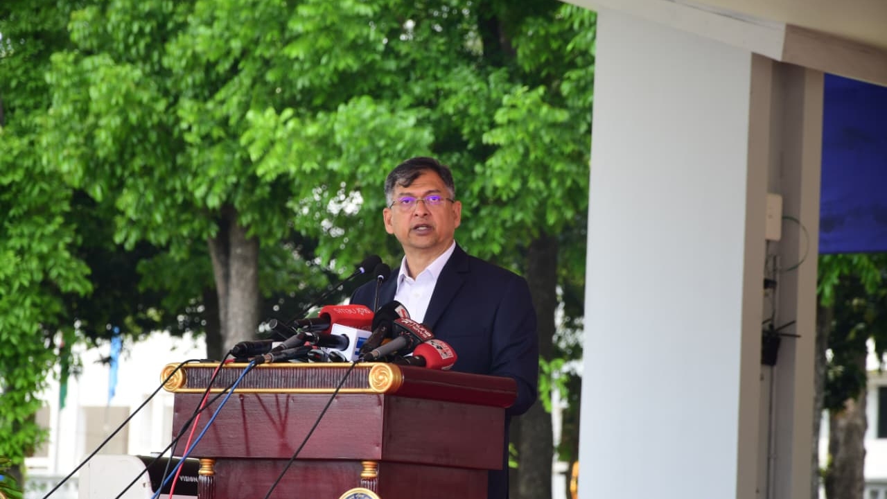 পুলিশের বর্তমান পোশাক পরিবর্তন করা হবে: স্বরাষ্ট্রমন্ত্রী