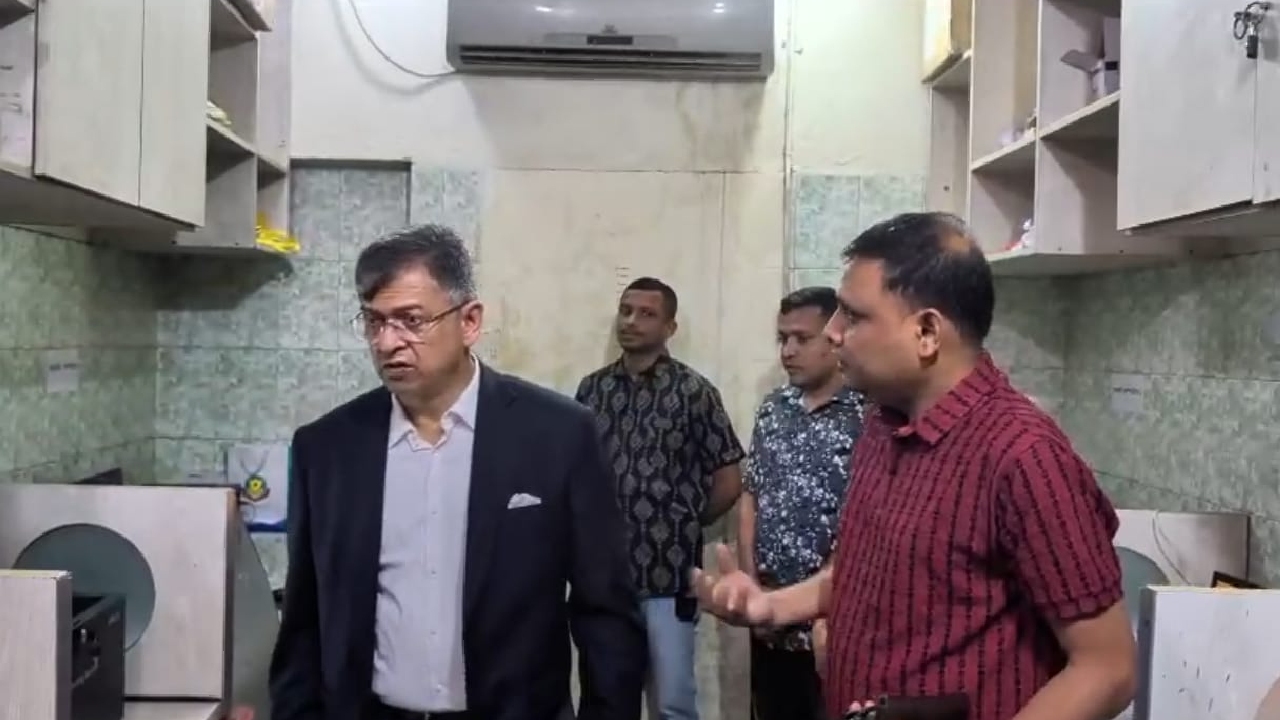 থানা দালালমুক্ত করার নির্দেশ স্বরাষ্ট্রমন্ত্রীর