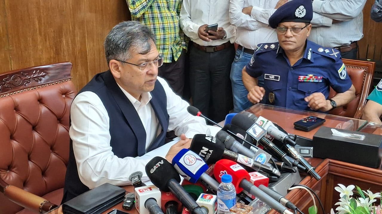 সাবেক রাষ্ট্রপতিকে গ্রেপ্তারের দাবি আমলে নেওয়ার মতো নয়: স্বরাষ্ট্রমন্ত্রী