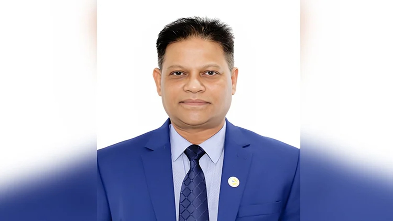 মানুষ যেন হাসিমুখে থানা থেকে ফিরতে পারে এমন সেবা দিতে চাই: আইজিপি