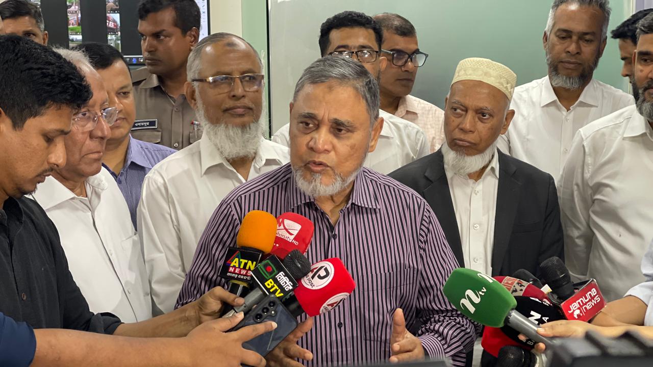 সংবিধান সংস্কার পরিষদের নিয়ে শপথ বিতর্ক নিয়ে ‘চুপ’ সিইসি