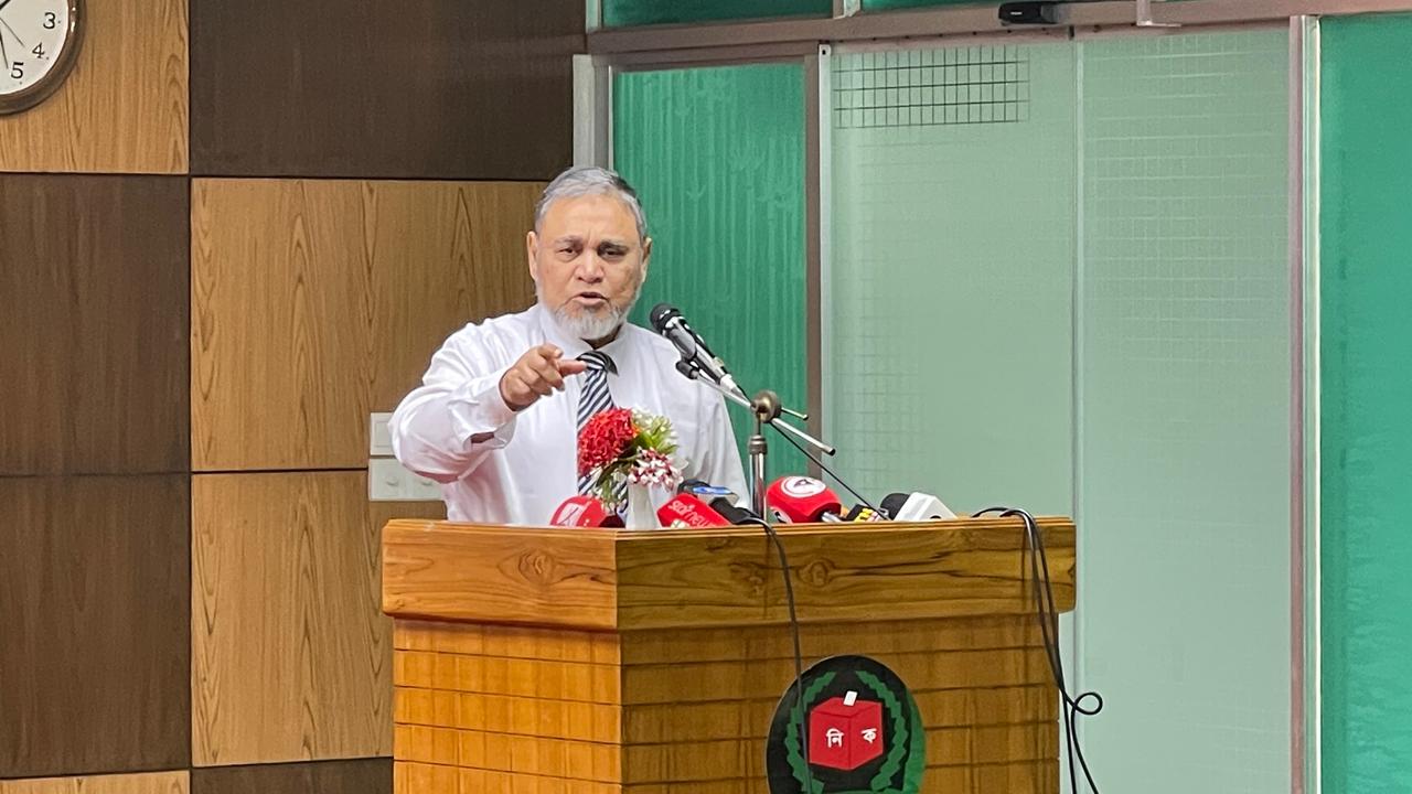 নাসীরুদ্দীন পাটওয়ারীর কথায় একদম আহত হইনি: সিইসি