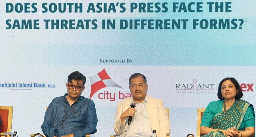 সাংবাদিকদের ‘অ্যাক্টিভিস্ট’ হওয়া উচিত নয়: তথ্যমন্ত্রী