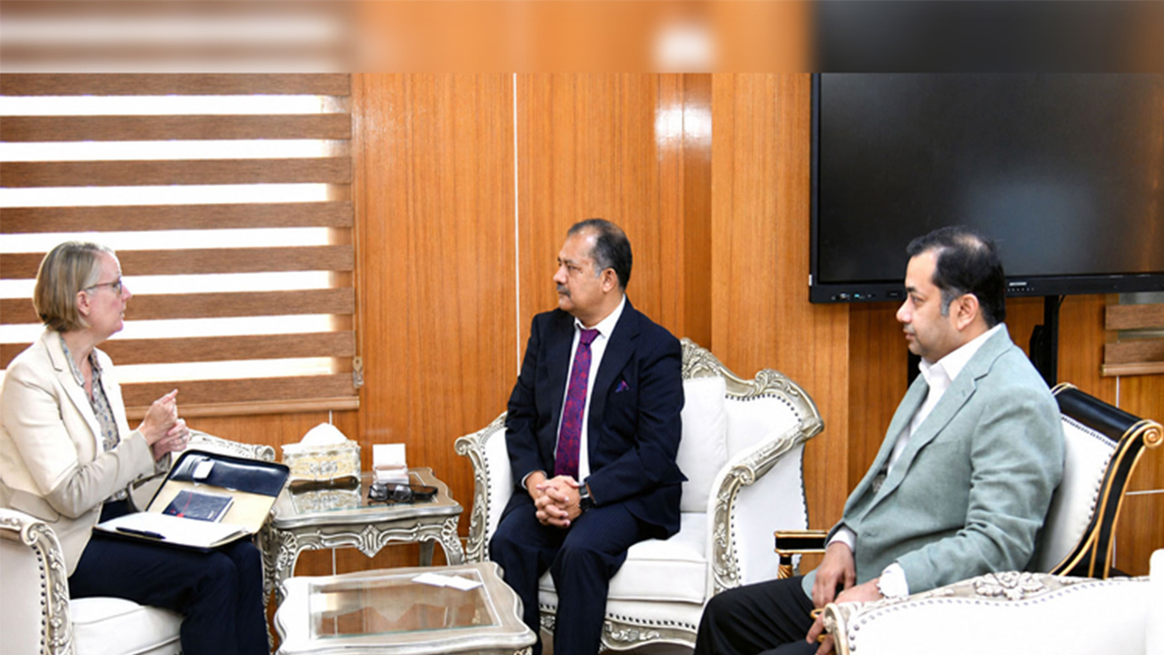 সরকার গণমাধ্যমের স্বাধীনতা নিশ্চিতে বদ্ধপরিকর: তথ্যমন্ত্রী