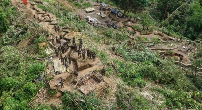 বান্দরবানে কেএনএর ঘাঁটিতে সেনাবাহিনীর অভিযান, অস্ত্র-সরঞ্জাম উদ্ধার