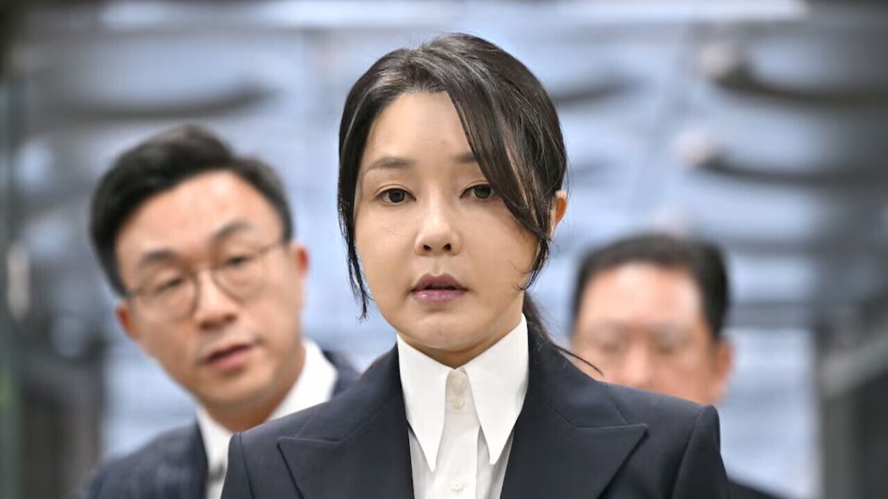 দক্ষিণ কোরিয়ার সাবেক ফার্স্ট লেডির কারাদণ্ড