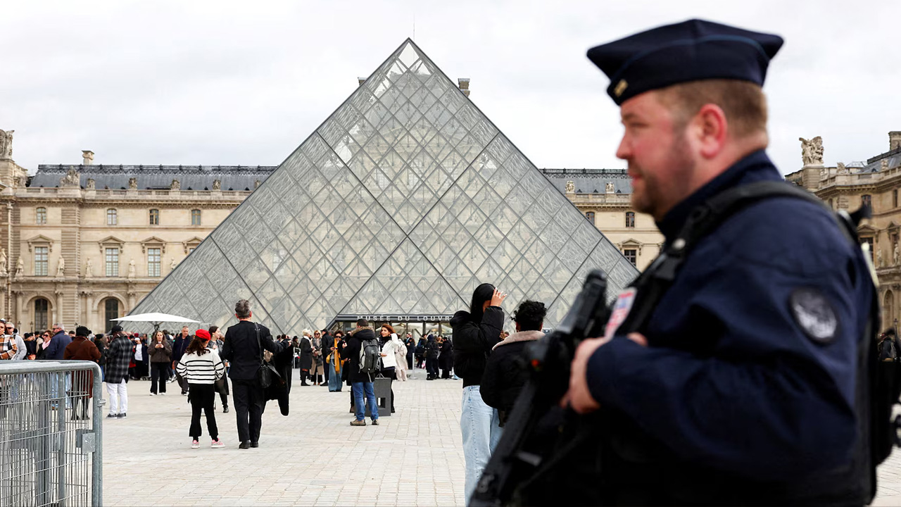 টিকেটের দাম বাড়াল ল্যুভ মিউজিয়াম