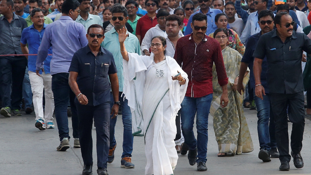 মমতা এবং লড়াইয়ে টিকে থাকার চড়া মূল্য