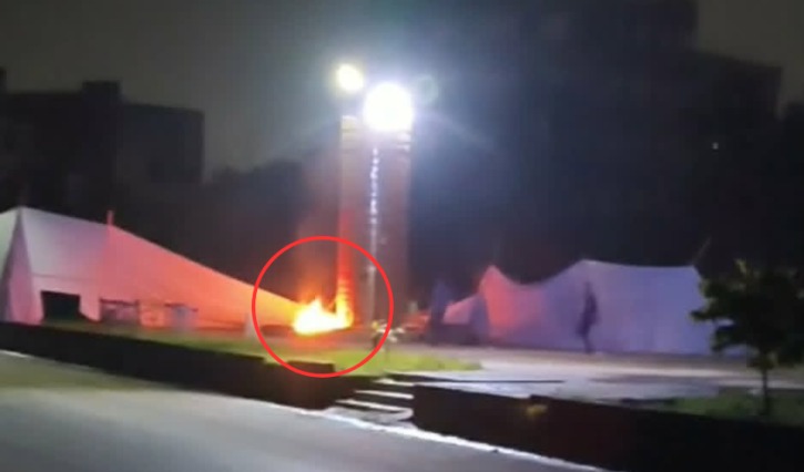 নারায়ণগঞ্জে জুলাই স্মৃতিস্তম্ভে আগুন