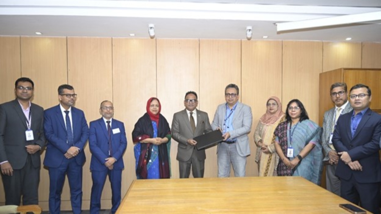 কেন্দ্রীয় ব্যাংকের সঙ্গে এনআরবি ব্যাংকের ‘৫০০ কোটি টাকার চুক্তি’ স্বাক্ষর