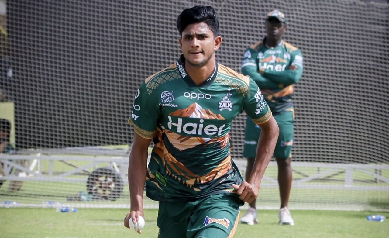 পেশোয়ার জালমির প্র্যাকটিসে নাহিদ রানা। ছবি: পিএসএল