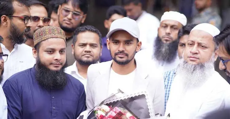 মালয়েশিয়ায় কাজ করতে যেতে ৮ লাখ টাকা খরচ অন্যায্য: আসিফ মাহমুদ