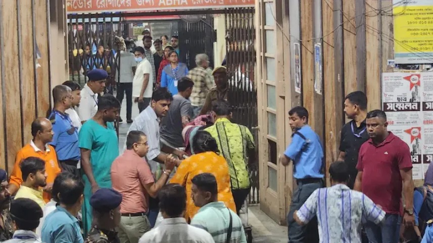 কলকাতায় দুর্গাপূজার মণ্ডপে পদদলিত হয়ে অন্তত ১৯ জনের মৃত্যু