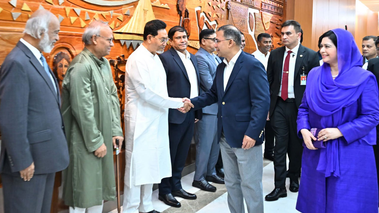 ক্ষমতা প্রদর্শন নয়, বাংলাদেশের স্বার্থ রক্ষায় প্রধানমন্ত্রীর জাতিসংঘ সফর: মাহ্দী আমিন