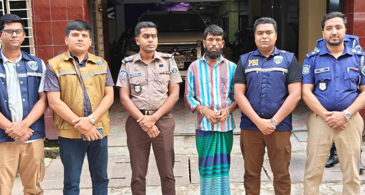 ধর্ষণ ও হত্যা মামলায় জামিনে বের হয়ে মনিরুজ্জামানের ট্রিপল মার্ডার
