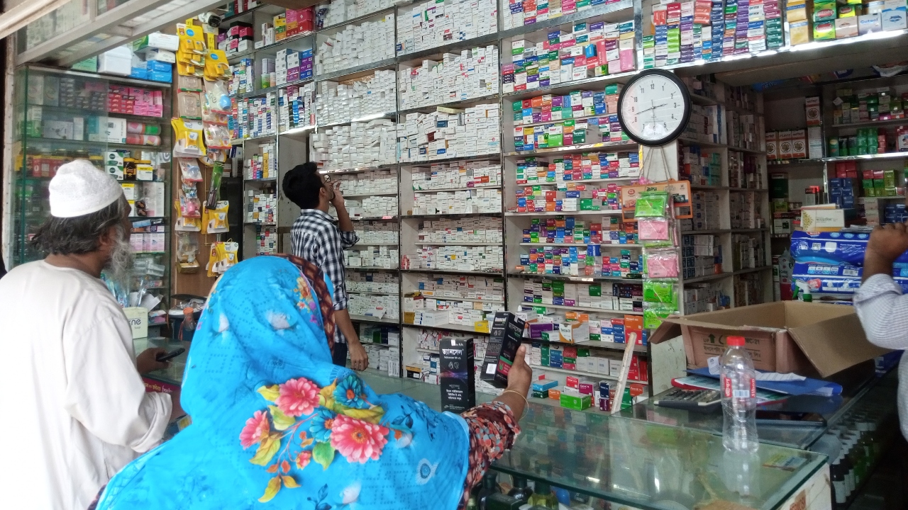 খাতায় আছে, উৎপাদনে নেই: জরুরি ওষুধের বেশির ভাগ লাইসেন্স নিষ্ক্রিয়
