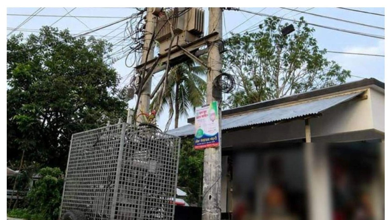 বিদ্যুৎ সংযোগ দিতেই পুড়ল রাজশাহীর ৩ মহল্লার বৈদ্যুতিক সরঞ্জাম