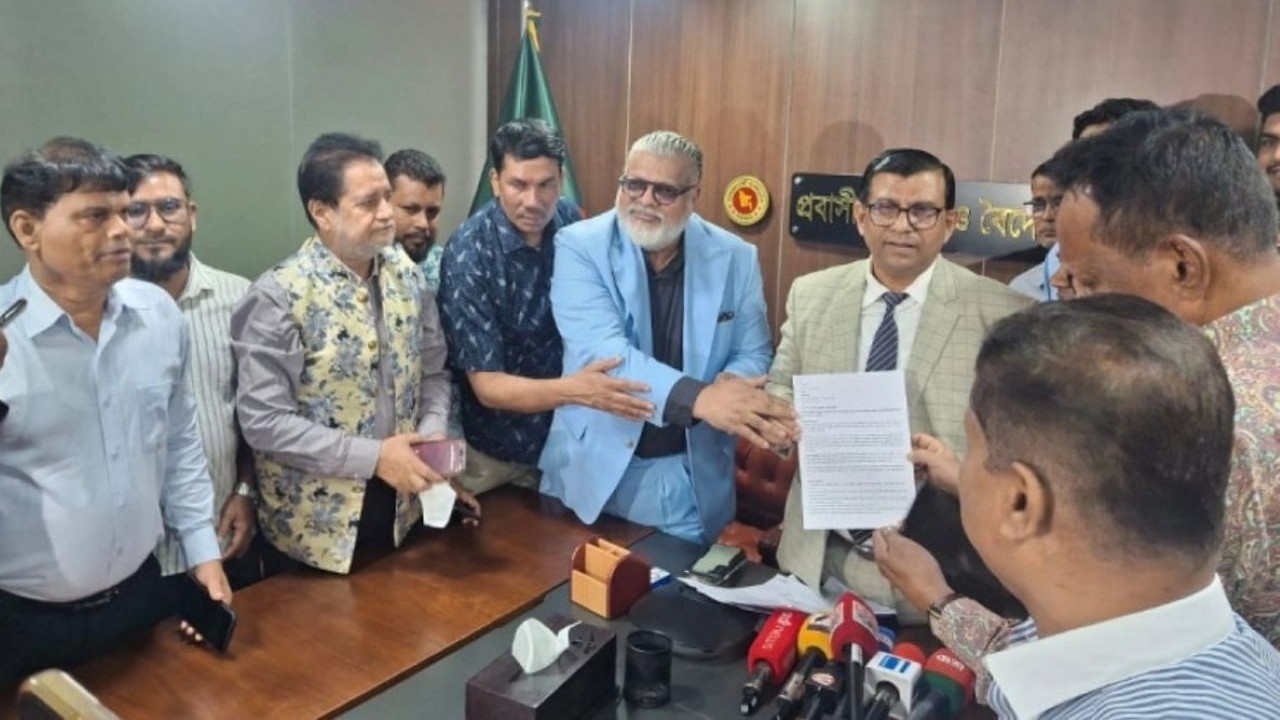 প্রবাসীকল্যাণ সচিবের কাছে বায়রার সাবেক সদস্যদের স্মারকলিপি