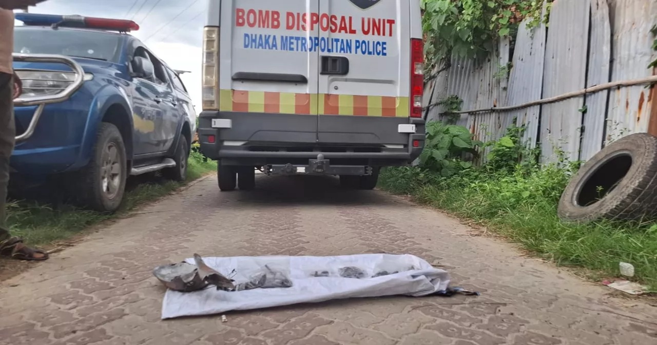সাভারে প্রেশার কুকারে পেঁচানো ‘শক্তিশালী’ বোমা নিষ্ক্রিয়