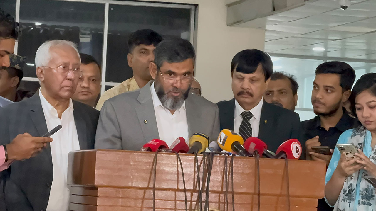 স্থানীয় নির্বাচনে ভোটের সময়সূচি পুনর্বিবেচনা করবে ইসি