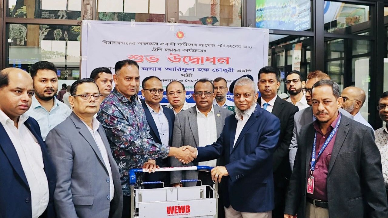 মধ্যপ্রাচ্যে যুদ্ধ পরিস্থিতির মধ্যেও ৭ মাসে বিদেশে গেছে ৪ লাখ ৩৪ হাজার কর্মী: প্রবাসী কল্যাণমন্ত্রী
