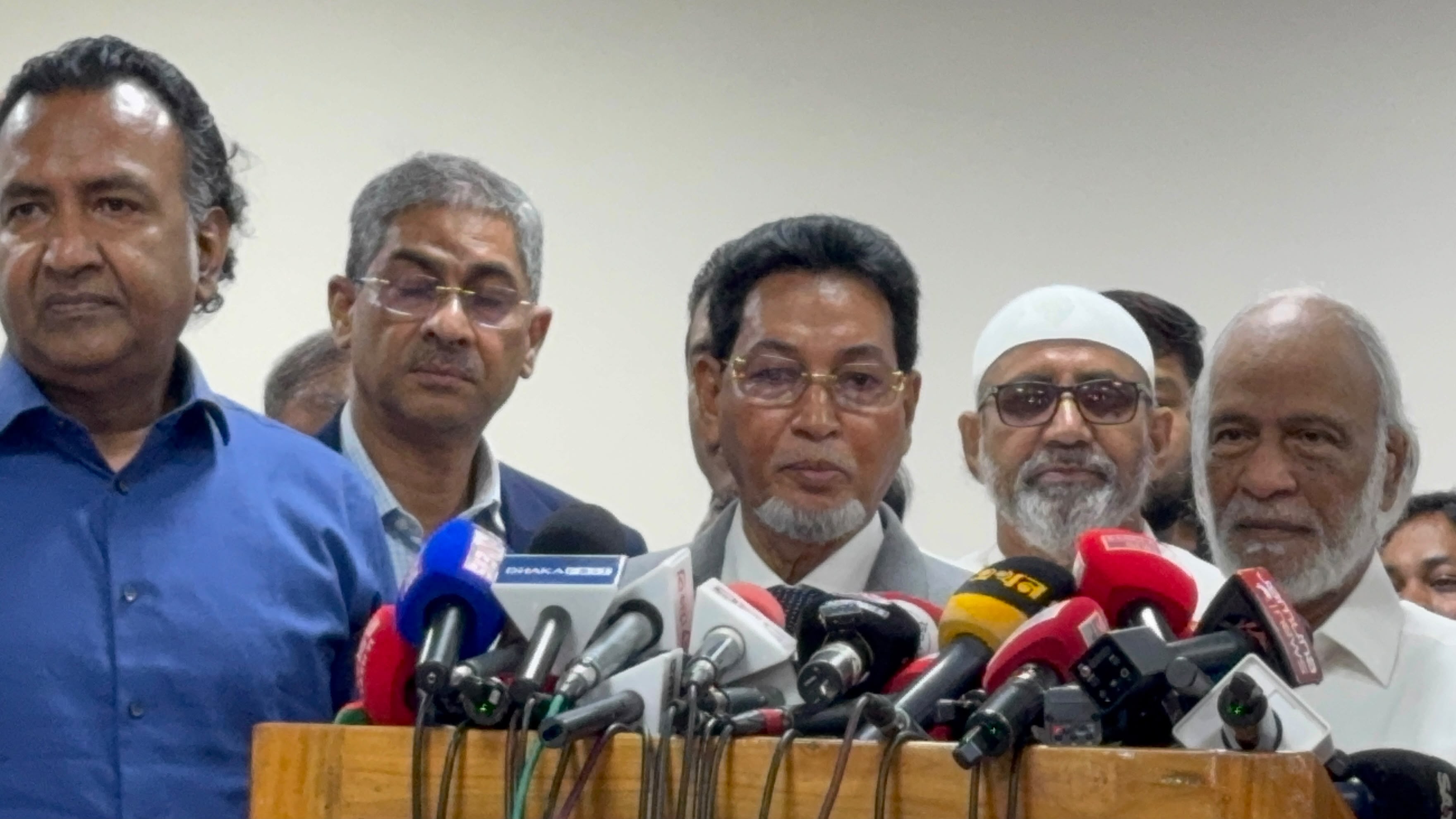 সংবিধান নতুন করে লিখব না, সংশোধনের জন্য সবাই বসব: চিফ হুইপ