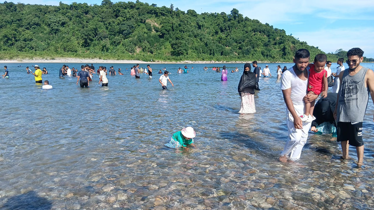 ছবি: চরচা।
